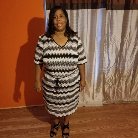 Meet your Posher, Stephanie - Picture 1 of 1